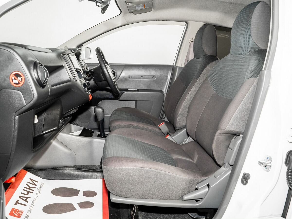 Nissan AD 2016 - фото автомобиля