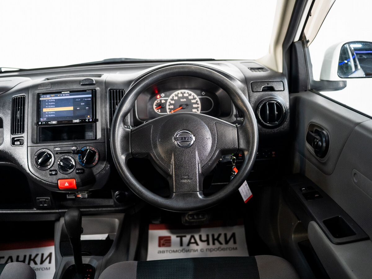 Nissan AD 2016 - фото автомобиля