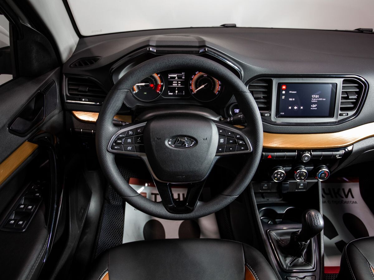 Lada (ВАЗ) Vesta 2023 - фото автомобиля