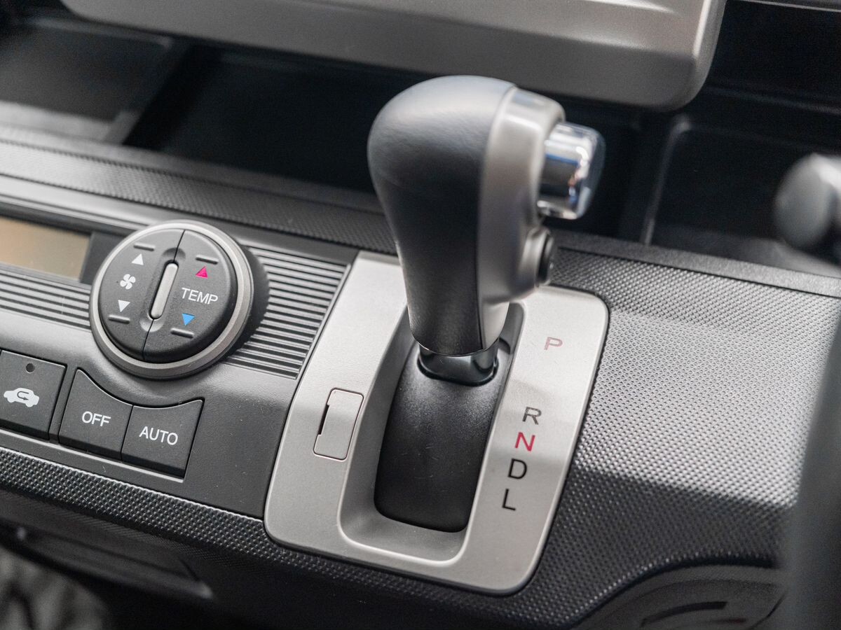 Honda Freed 2011 - фото автомобиля