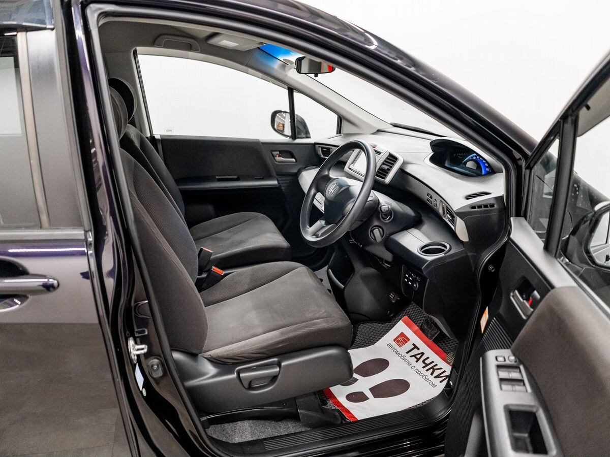 Honda Freed 2011 - фото автомобиля