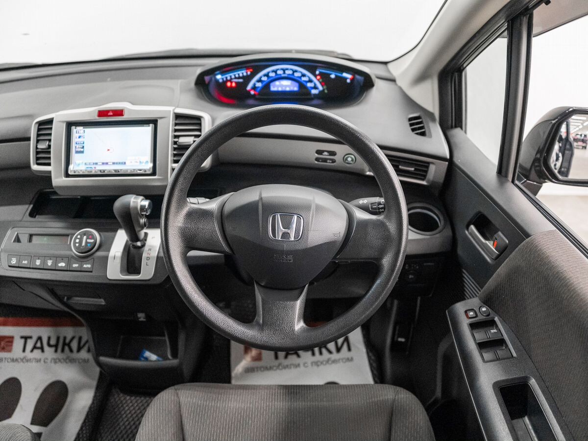 Honda Freed 2011 - фото автомобиля