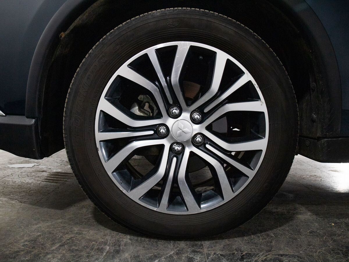 Mitsubishi Outlander 2018 - фото автомобиля