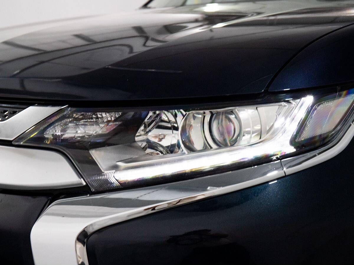 Mitsubishi Outlander 2018 - фото автомобиля