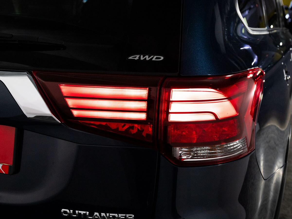 Mitsubishi Outlander 2018 - фото автомобиля