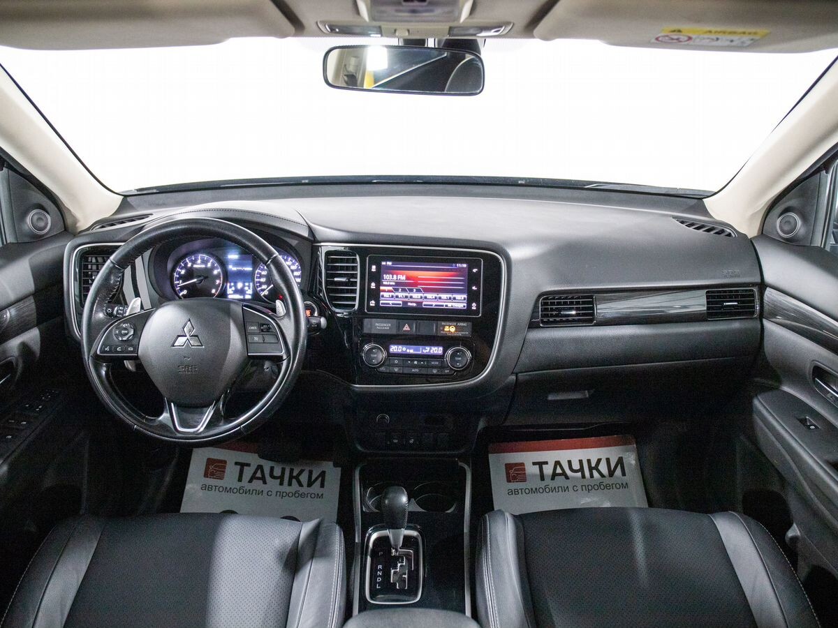 Mitsubishi Outlander 2018 - фото автомобиля
