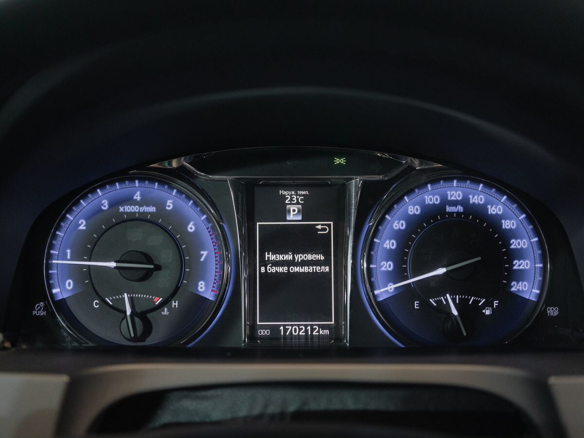 Toyota Camry 2017 - фото автомобиля