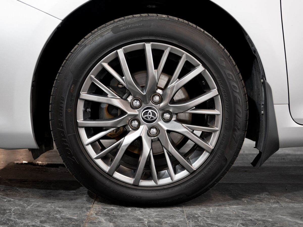 Toyota Camry 2017 - фото автомобиля