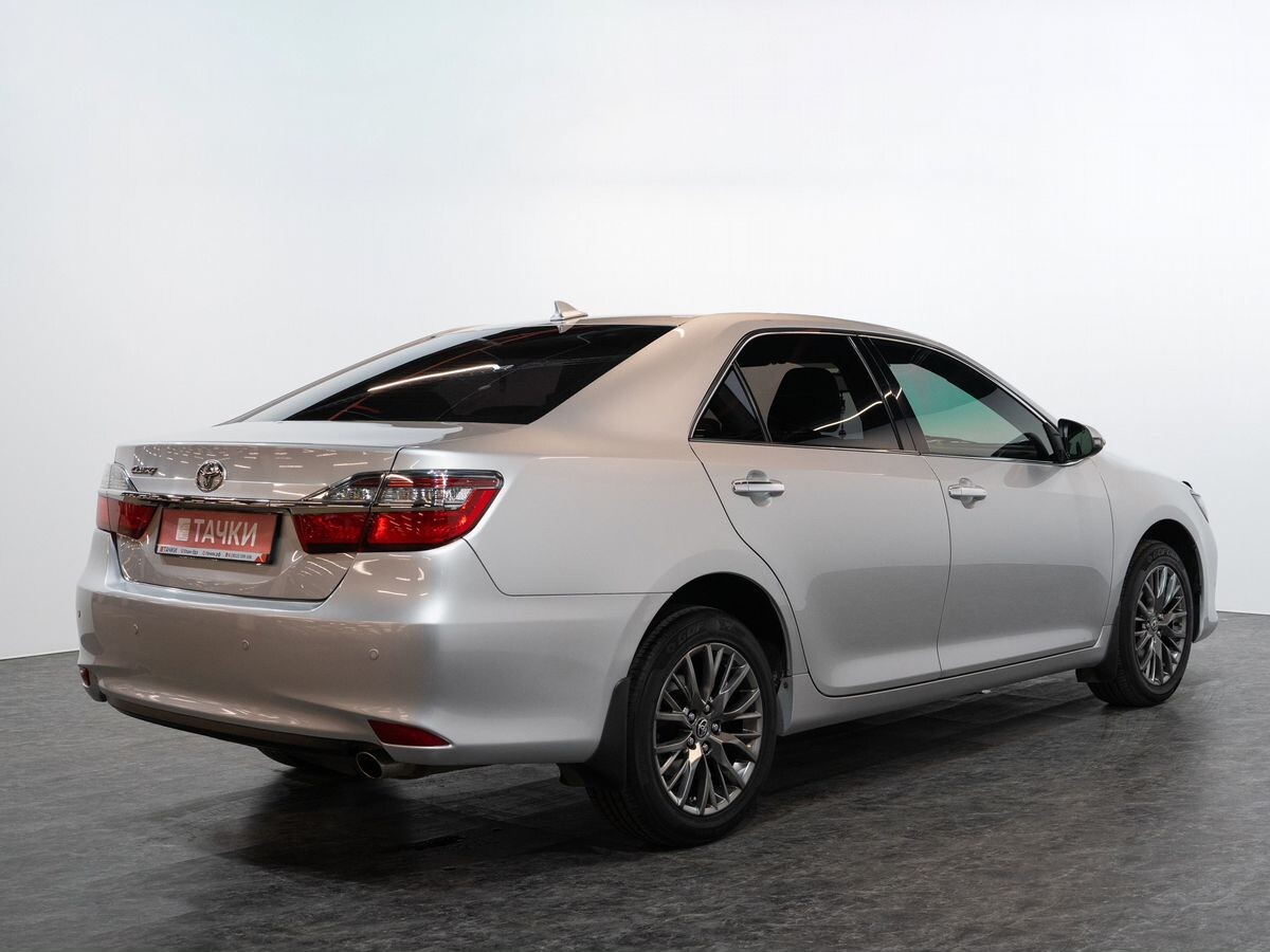 Toyota Camry 2017 - фото автомобиля