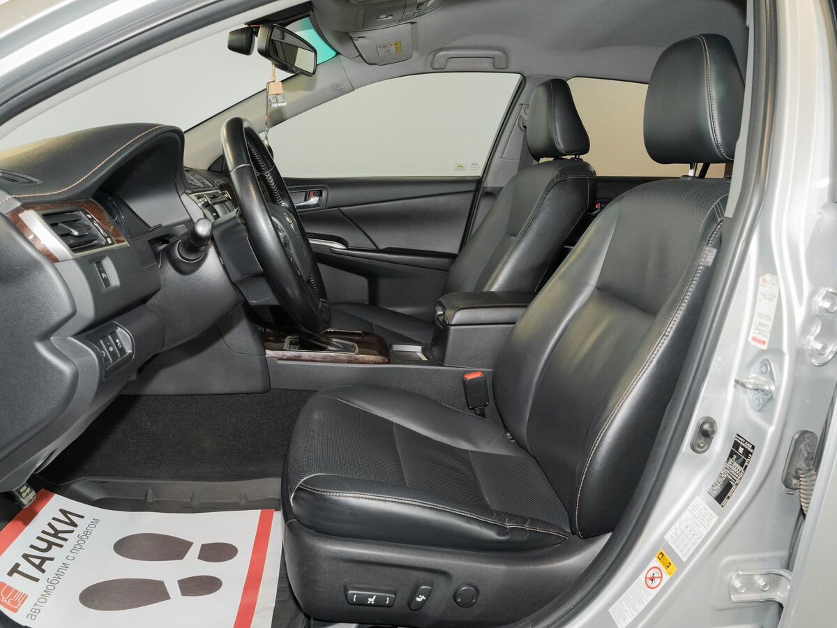 Toyota Camry 2017 - фото автомобиля