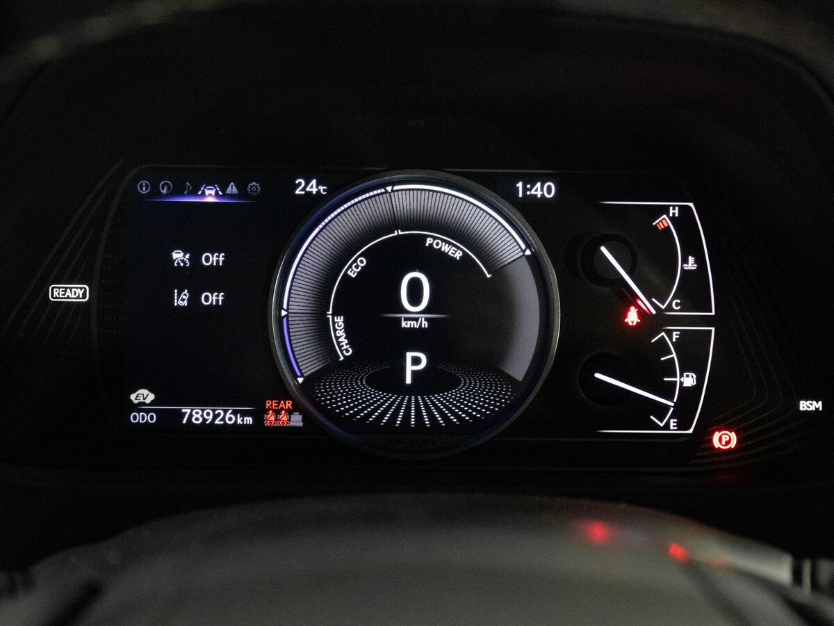 Lexus UX 2019 - фото автомобиля