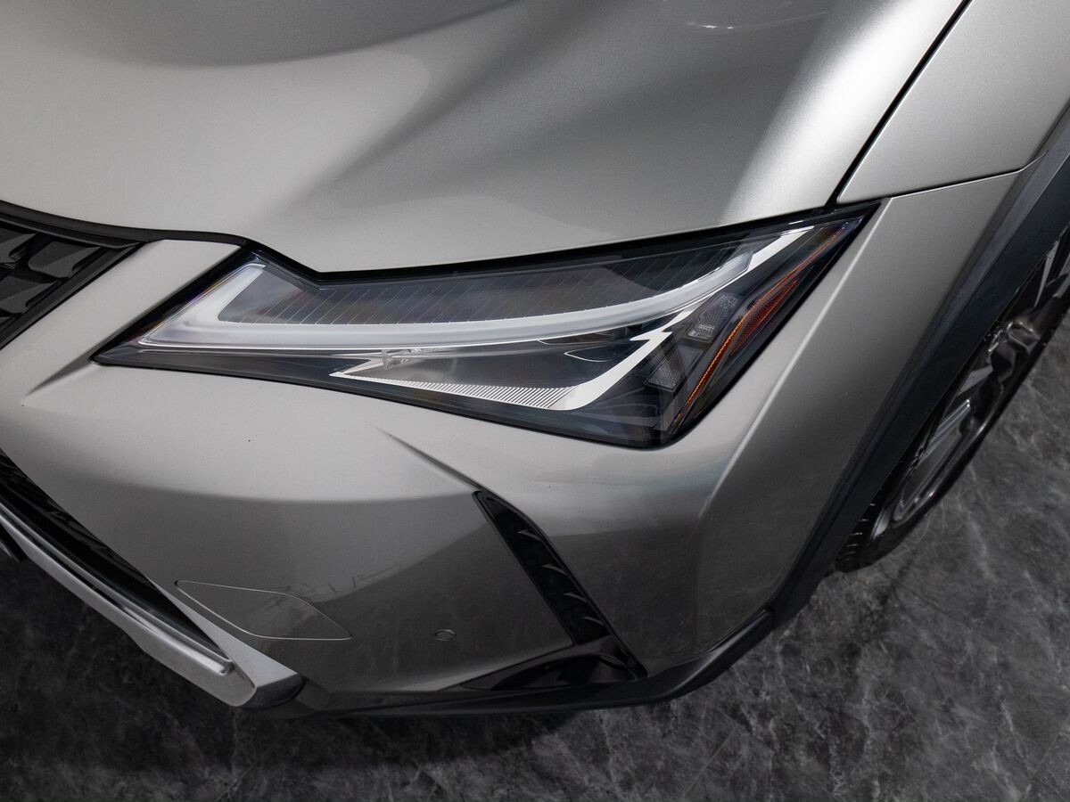 Lexus UX 2019 - фото автомобиля
