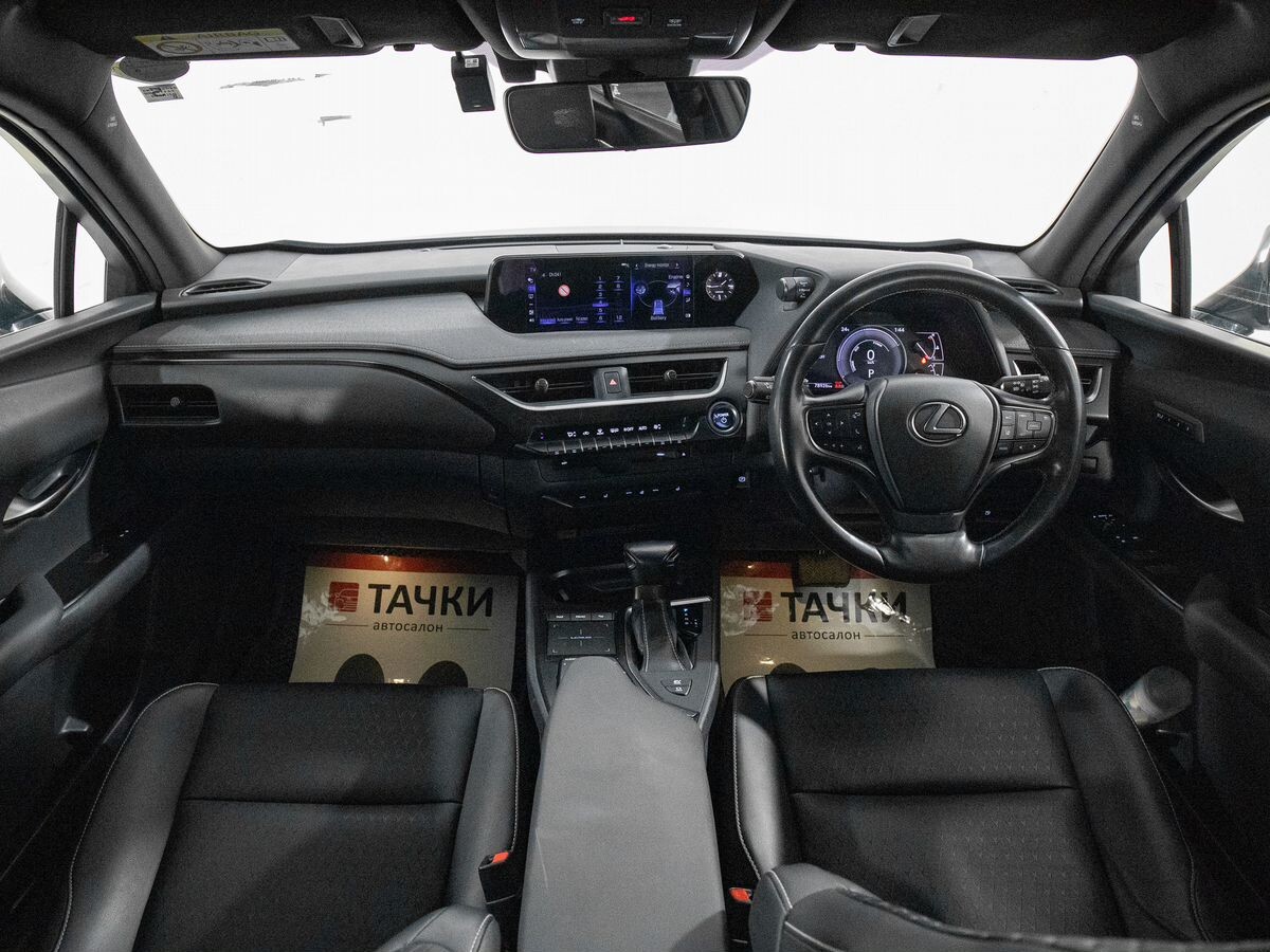 Lexus UX 2019 - фото автомобиля