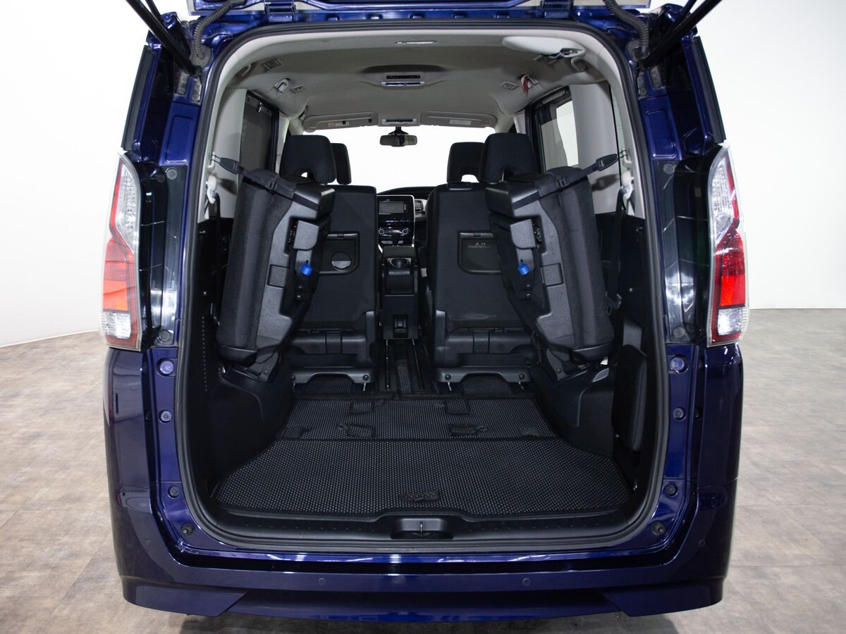 Nissan Serena 2018 - фото автомобиля