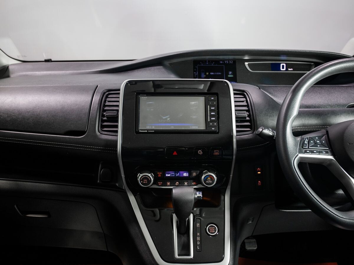 Nissan Serena 2018 - фото автомобиля