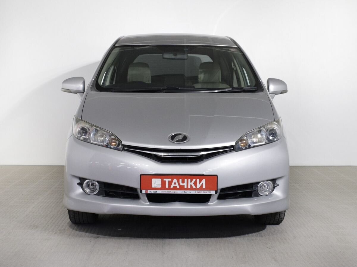 Toyota Wish 2012 - фото автомобиля