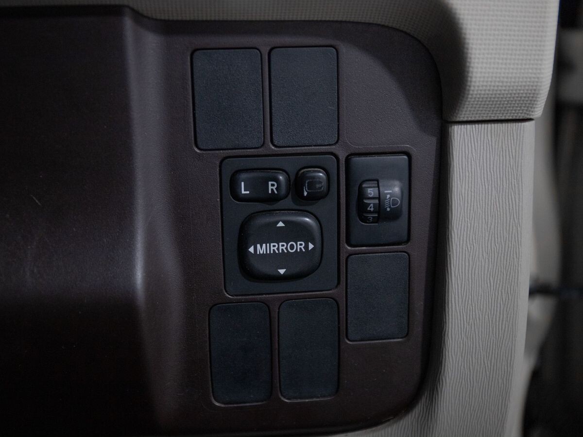 Toyota Passo 2010 - фото автомобиля