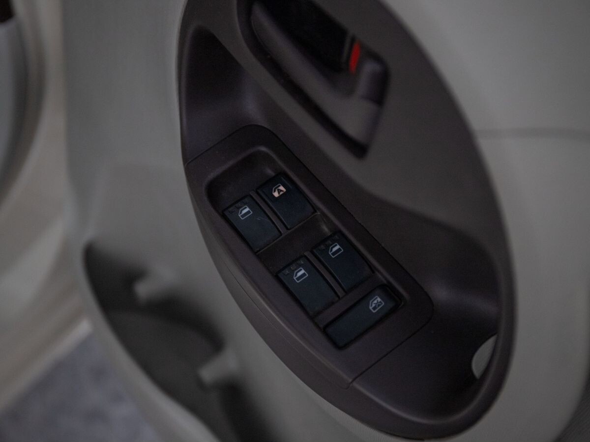 Toyota Passo 2010 - фото автомобиля