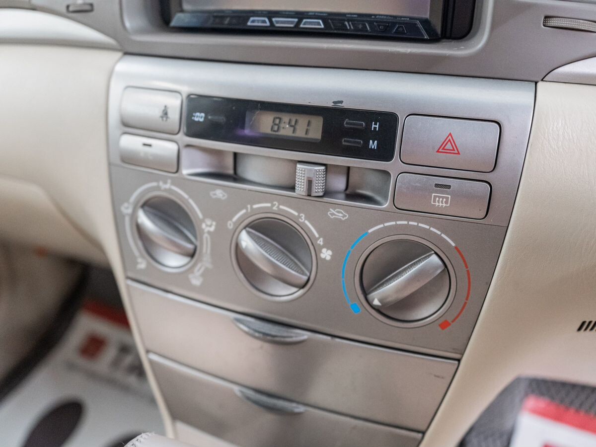 Toyota Corolla 2005 - фото автомобиля