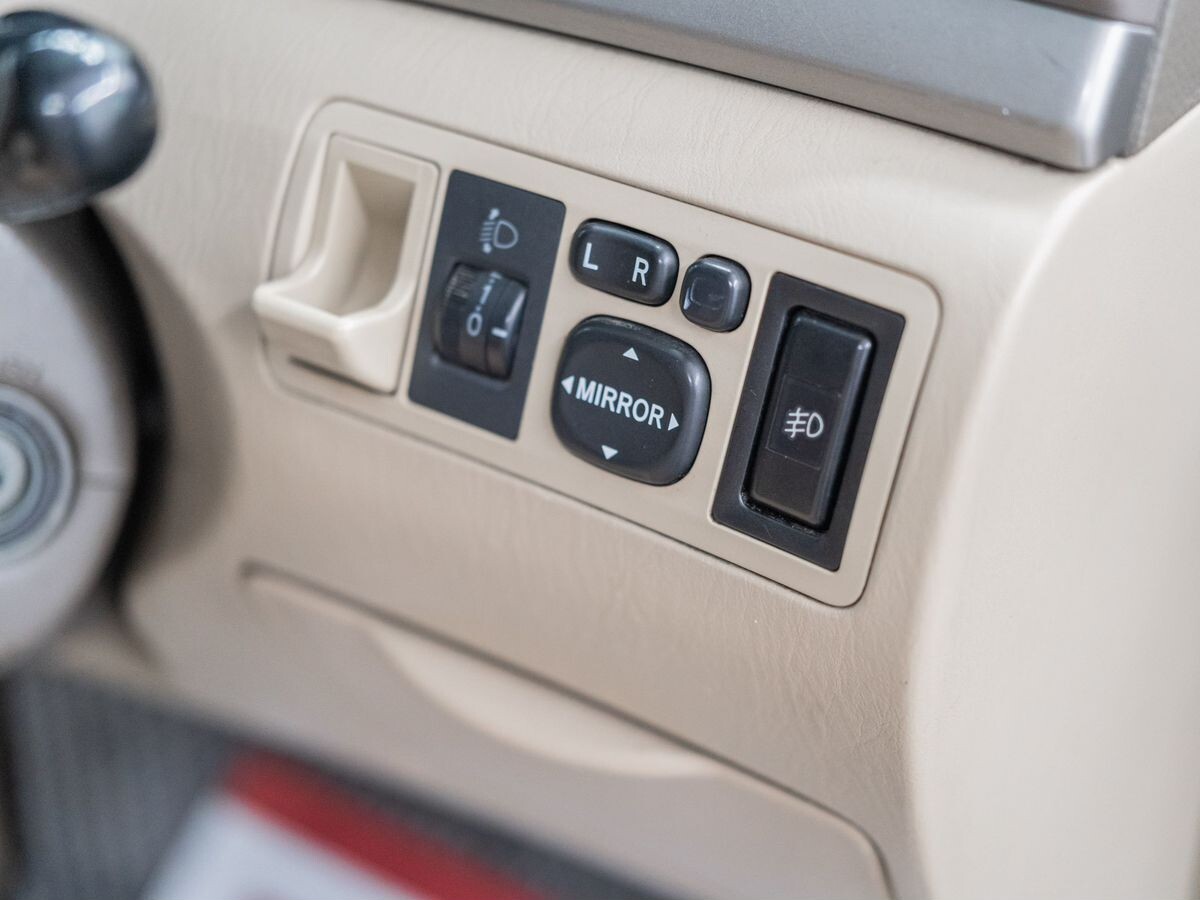 Toyota Corolla 2005 - фото автомобиля