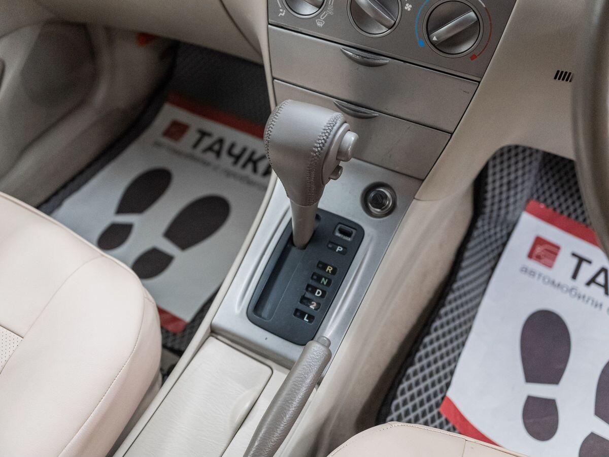 Toyota Corolla 2005 - фото автомобиля