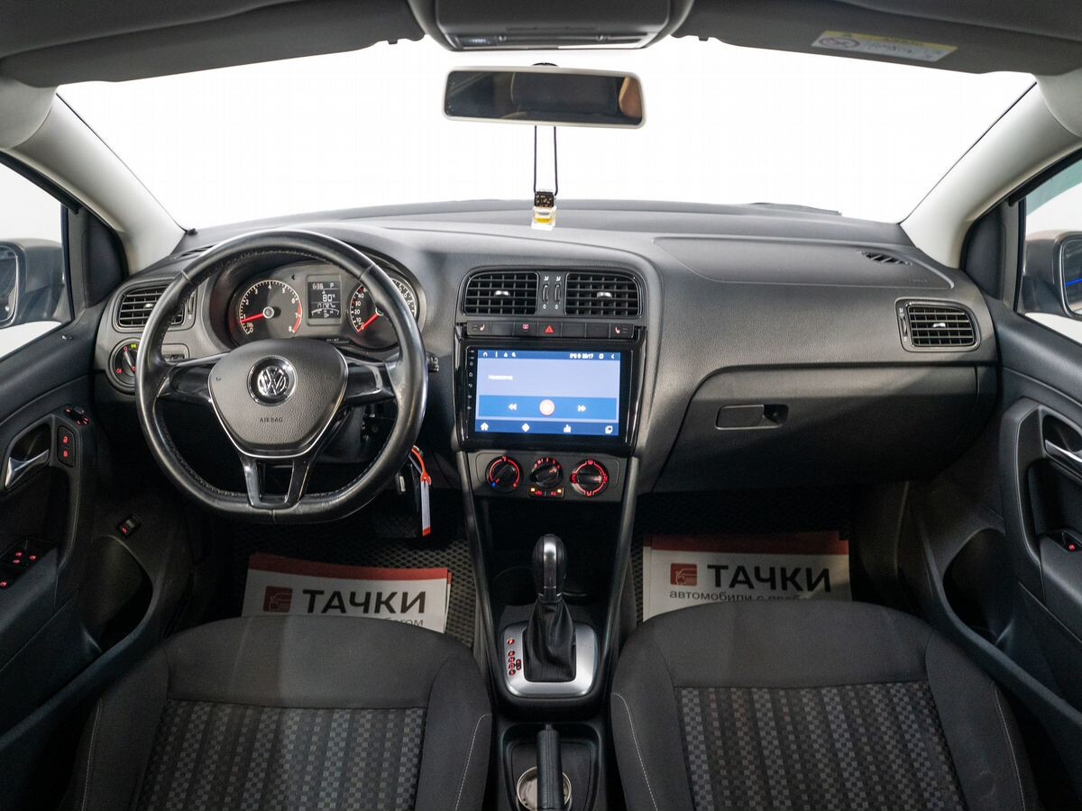Volkswagen Polo 2017 - фото автомобиля