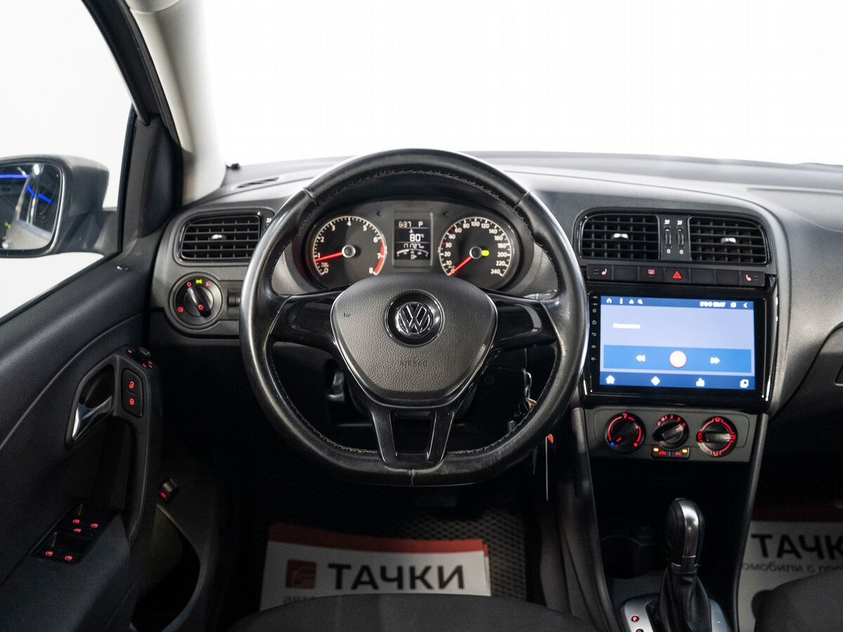 Volkswagen Polo 2017 - фото автомобиля