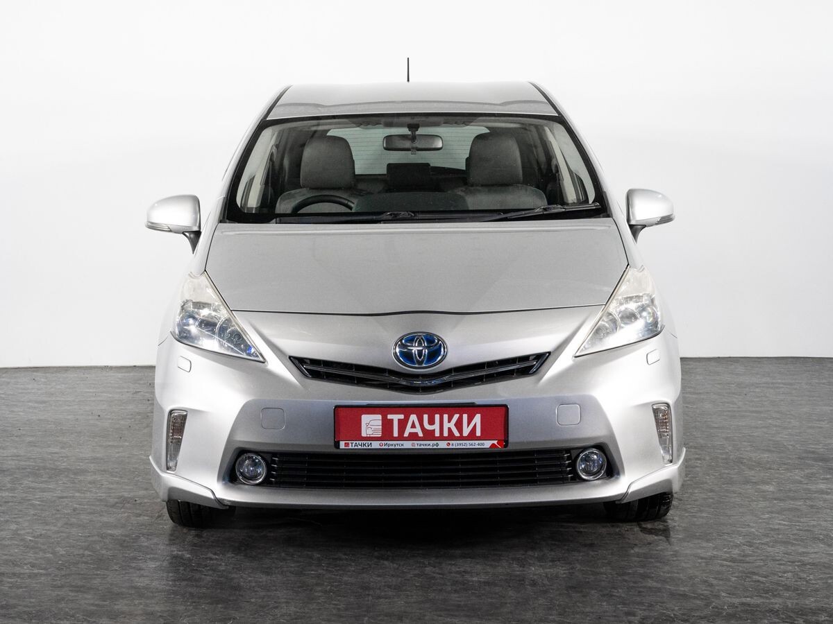 Toyota Prius Alpha 2012 - фото автомобиля