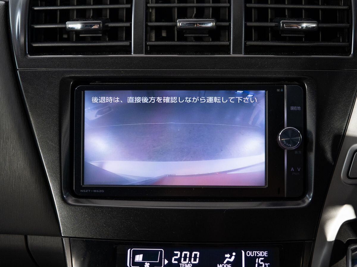 Toyota Prius Alpha 2012 - фото автомобиля