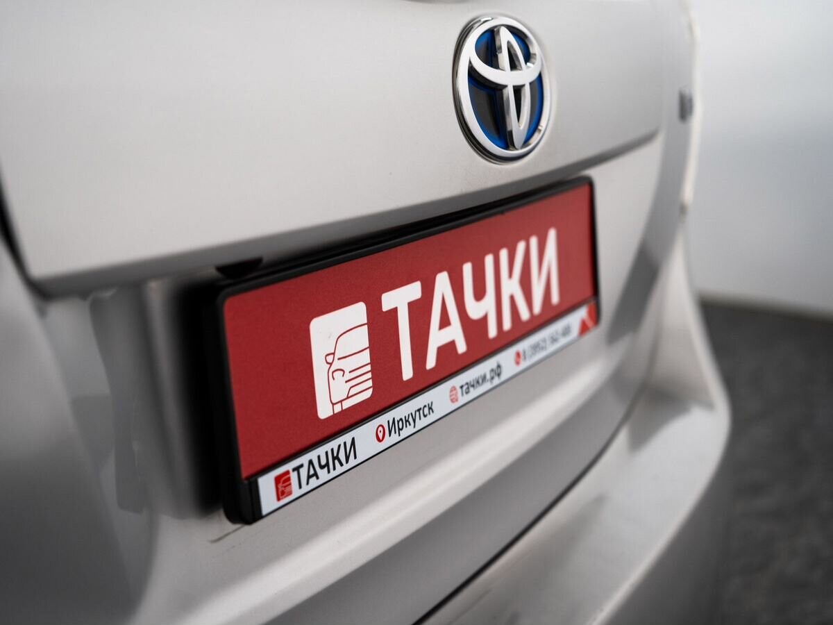 Toyota Prius Alpha 2012 - фото автомобиля