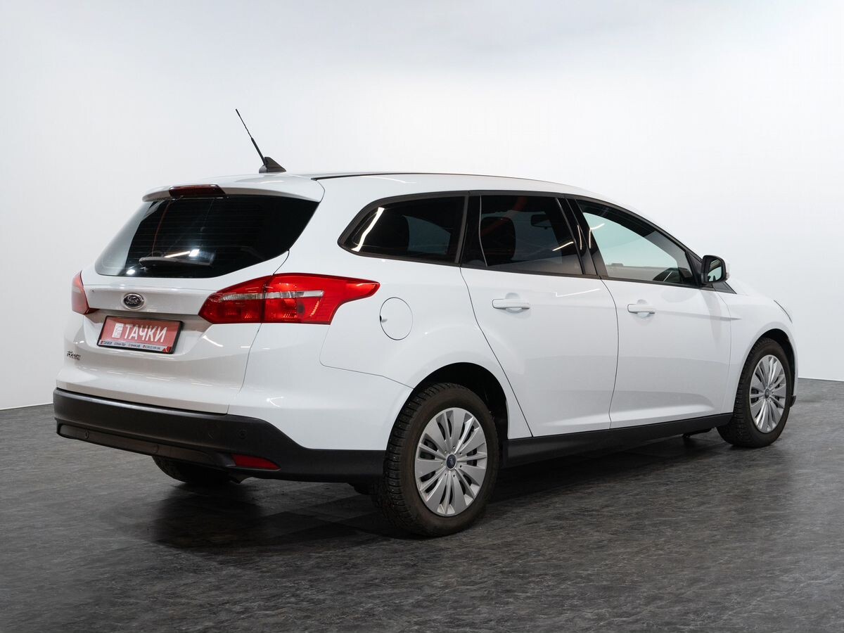 Ford Focus 2018 - фото автомобиля
