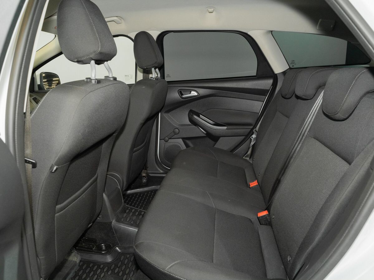 Ford Focus 2018 - фото автомобиля