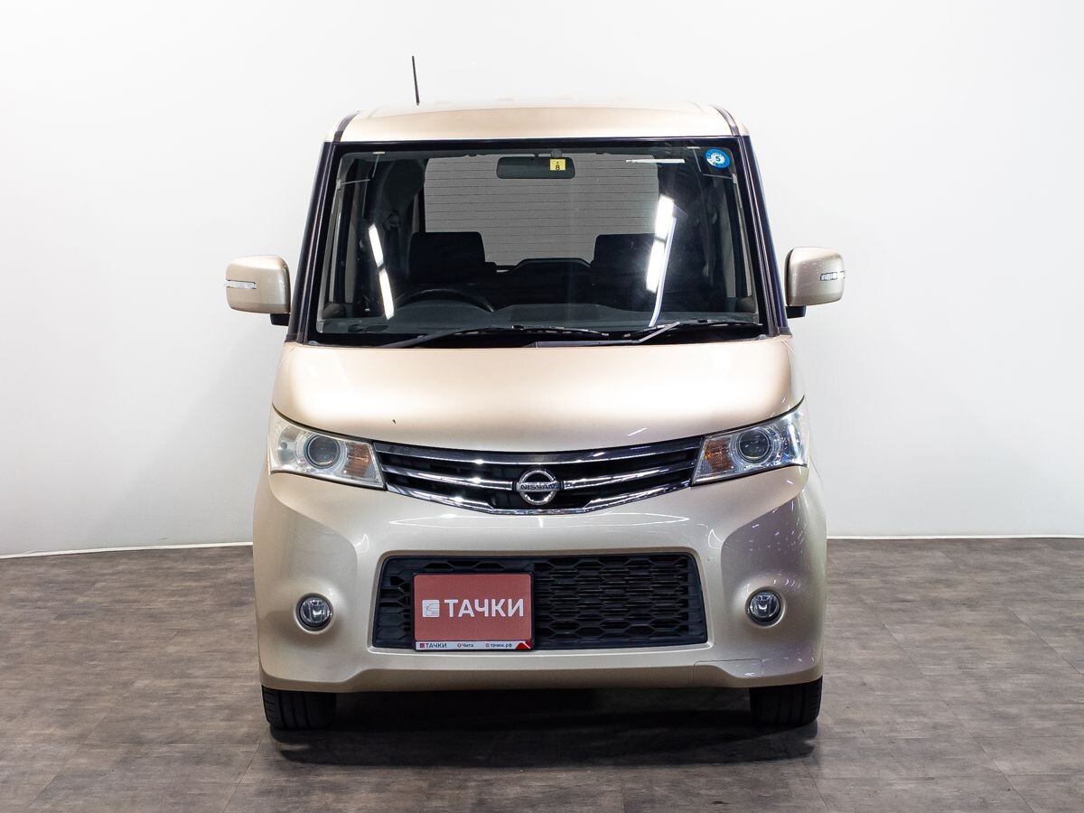 Nissan Roox 2011 - фото автомобиля