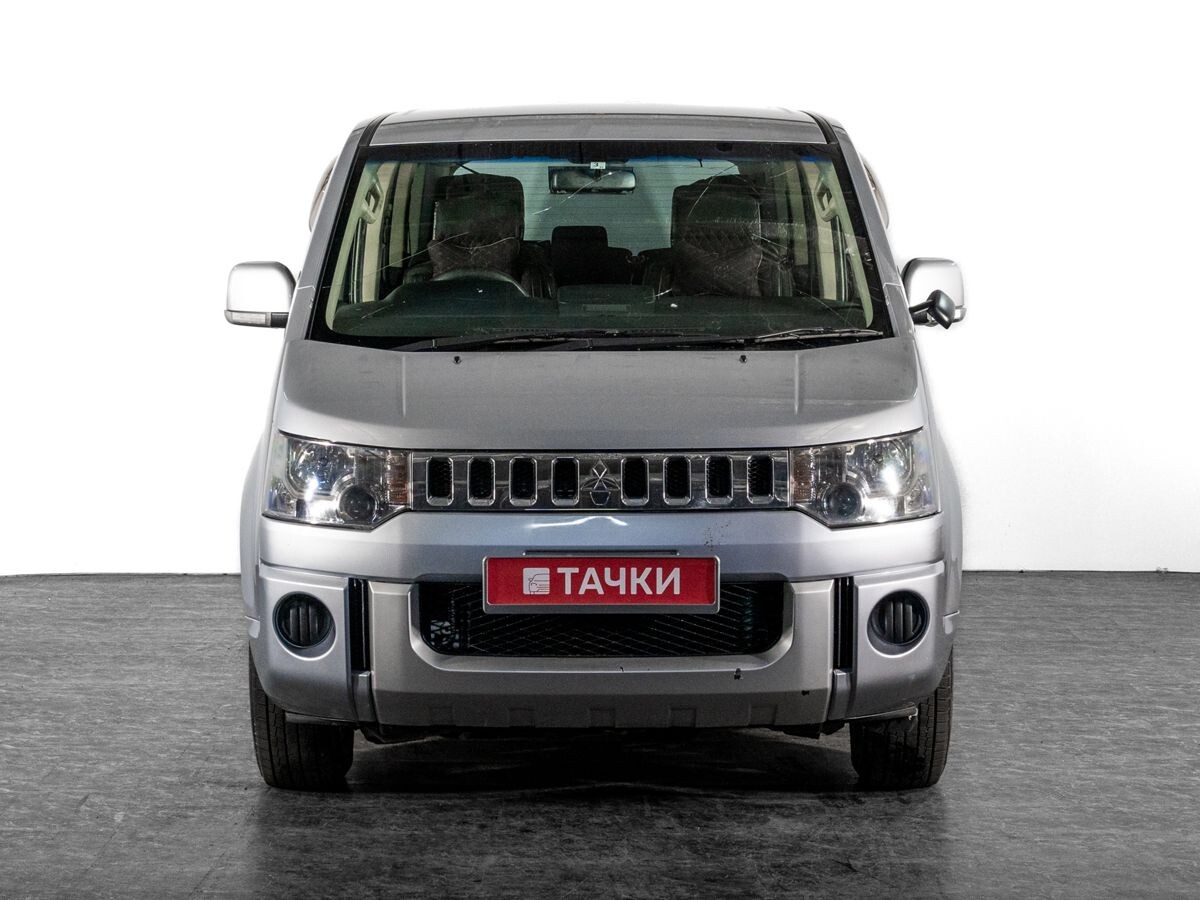 Mitsubishi Delica D:5 2014 - фото автомобиля