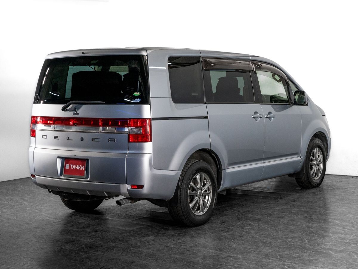 Mitsubishi Delica D:5 2014 - фото автомобиля