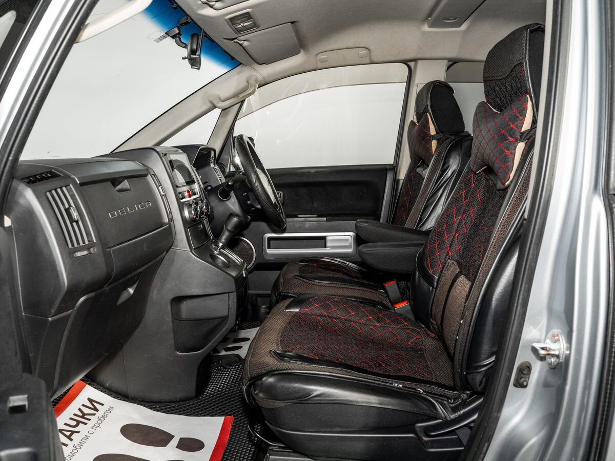 Mitsubishi Delica D:5 2014 - фото автомобиля