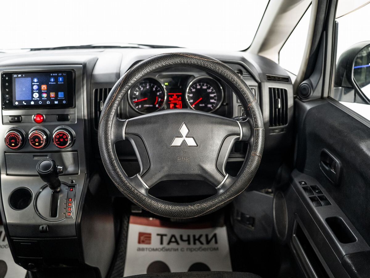 Mitsubishi Delica D:5 2014 - фото автомобиля