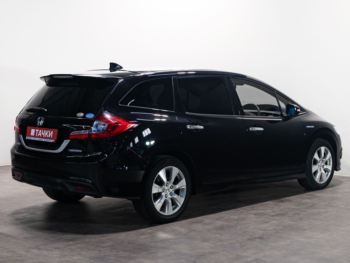 Honda Jade 2015 - фото автомобиля