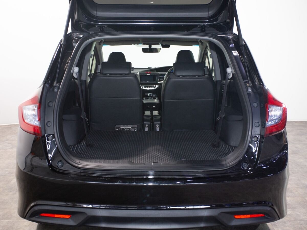 Honda Jade 2015 - фото автомобиля