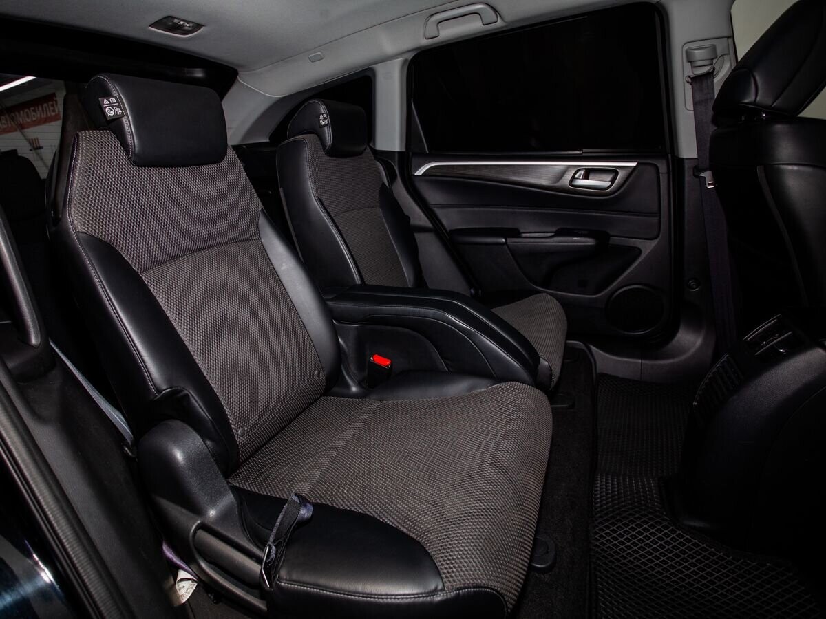 Honda Jade 2015 - фото автомобиля