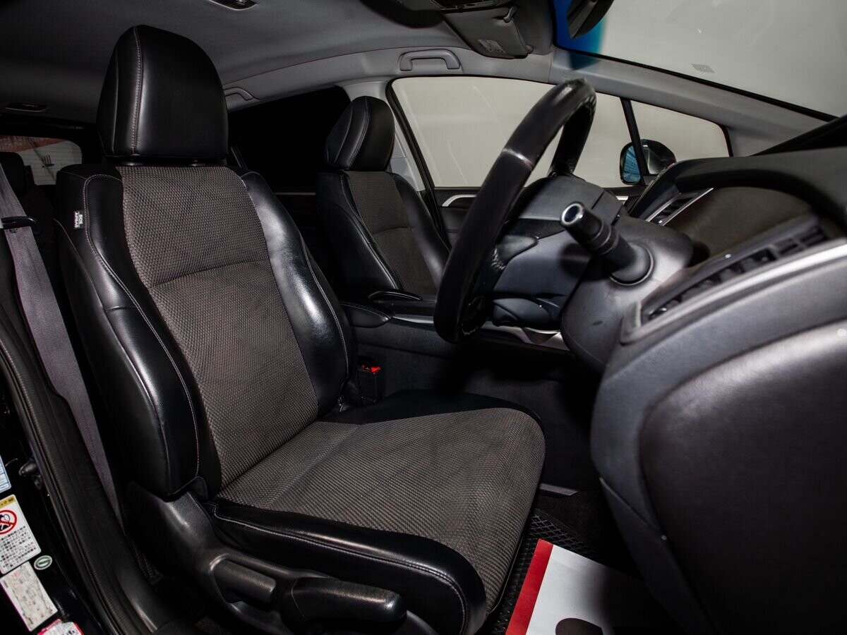 Honda Jade 2015 - фото автомобиля