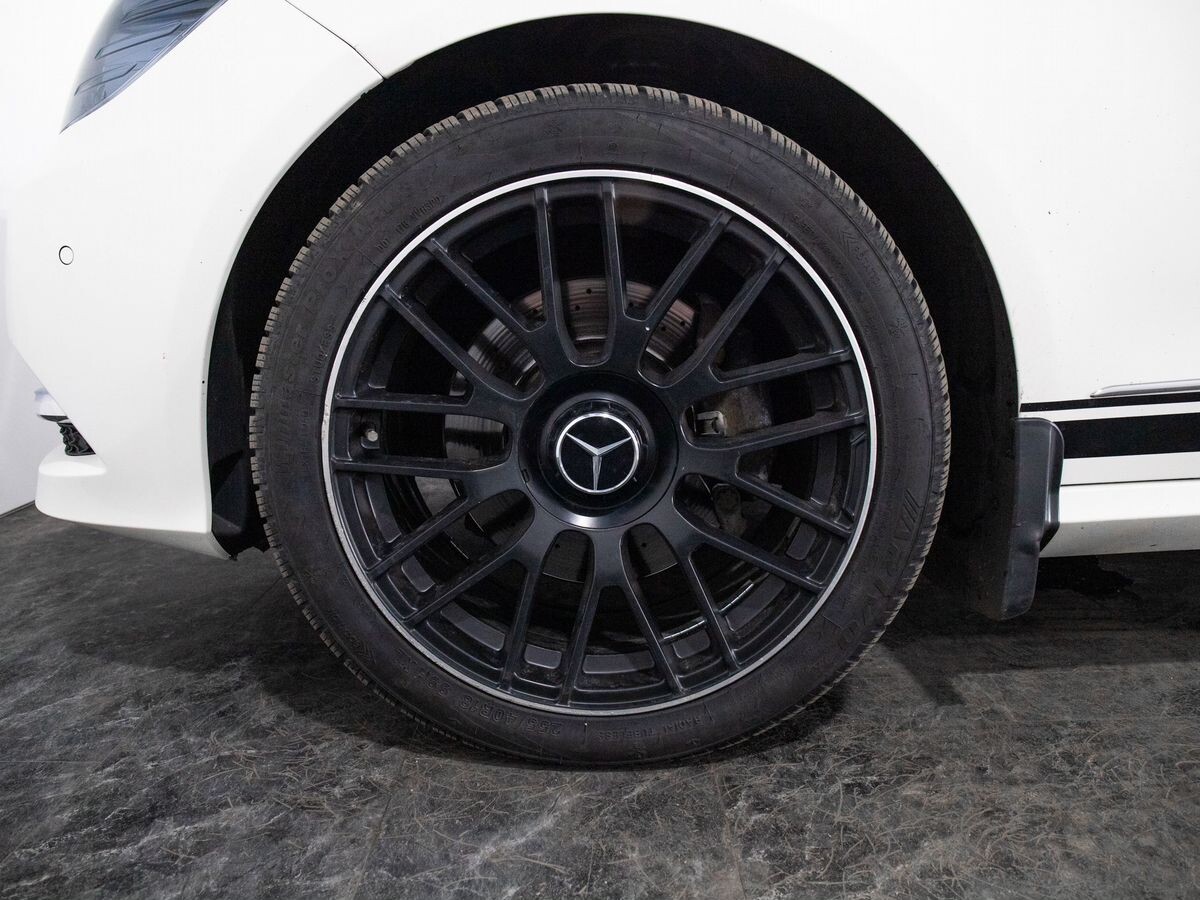 Mercedes-Benz E-Класс 2011 - фото автомобиля