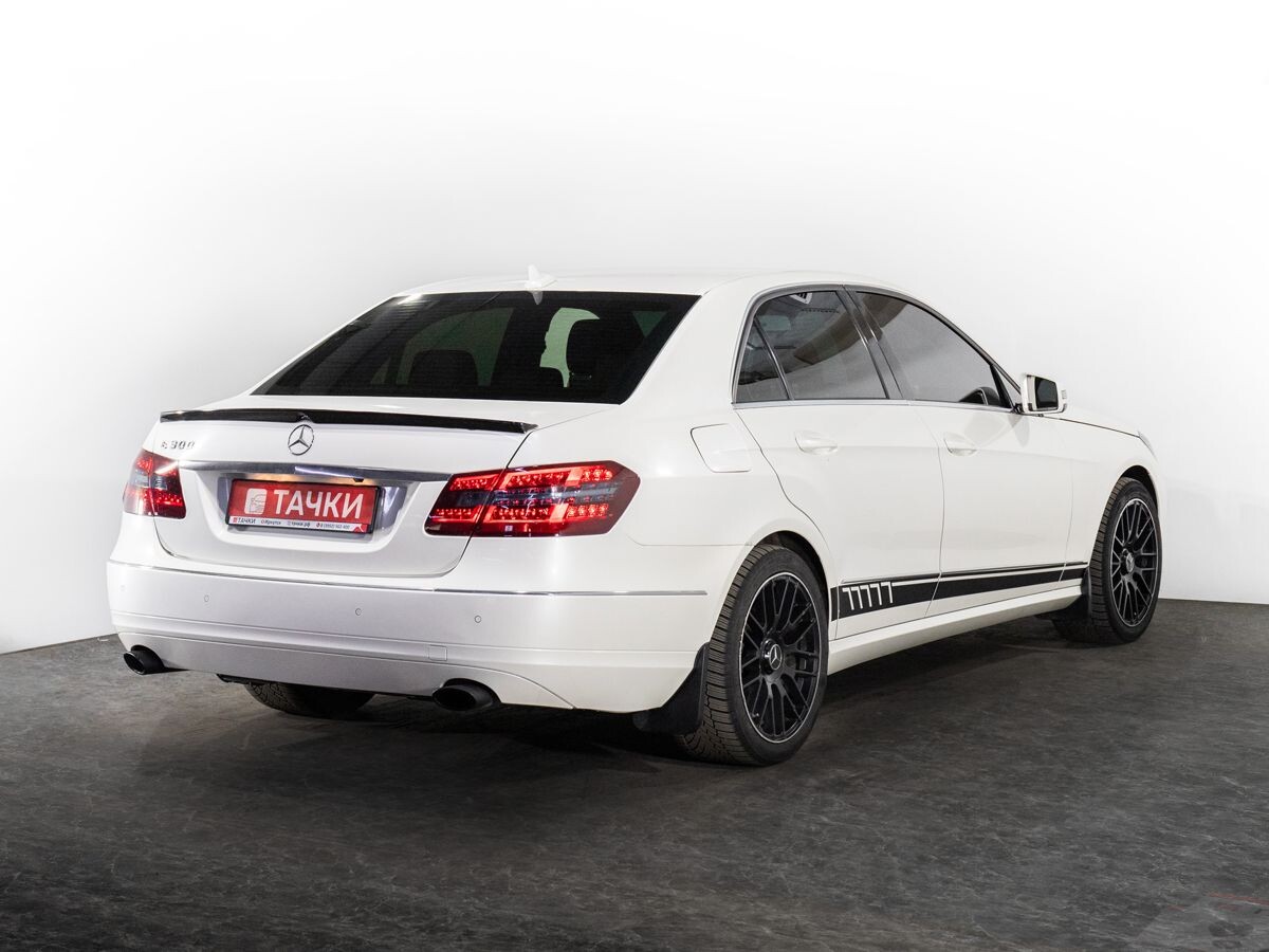 Mercedes-Benz E-Класс 2011 - фото автомобиля