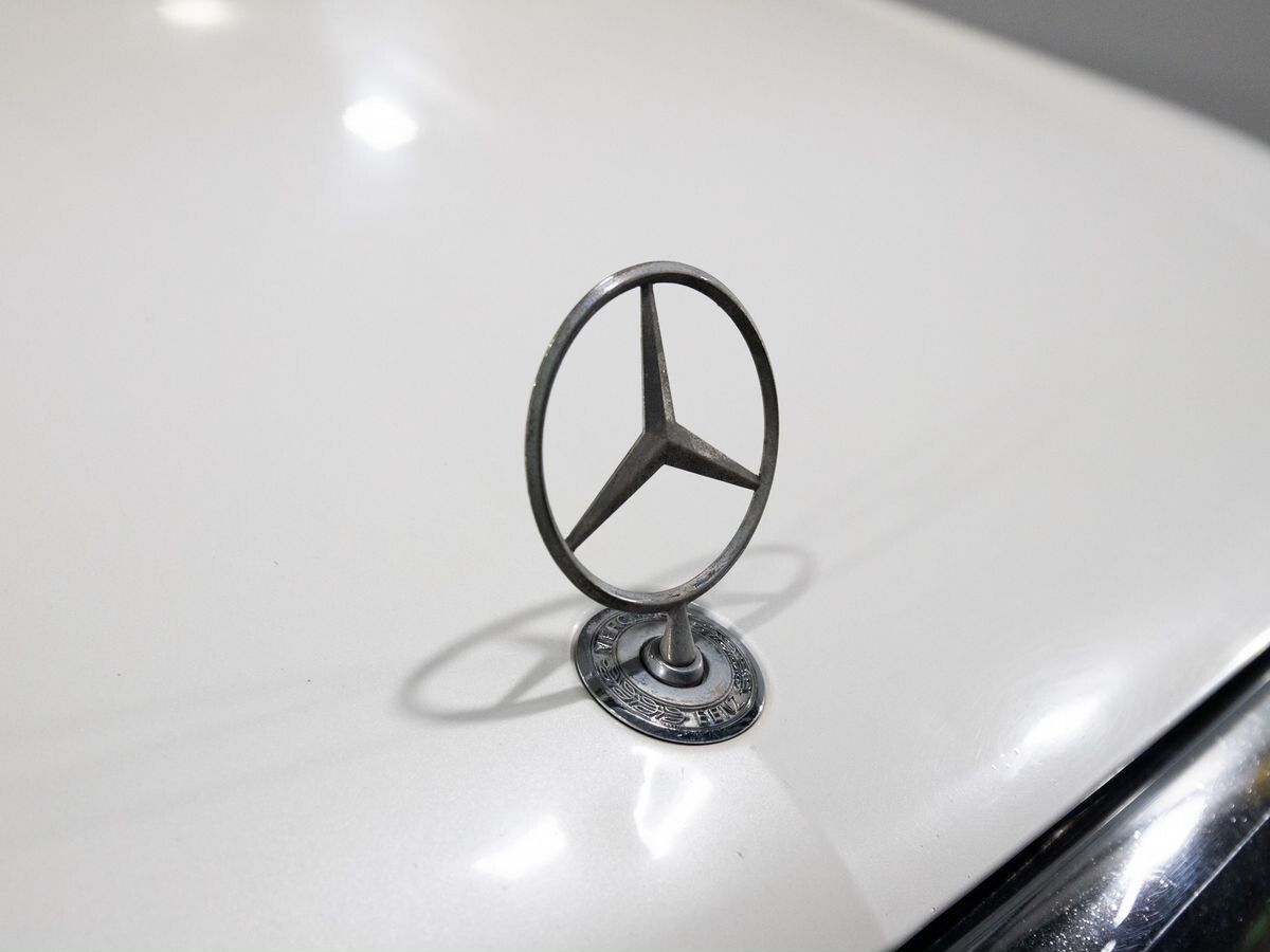 Mercedes-Benz E-Класс 2011 - фото автомобиля