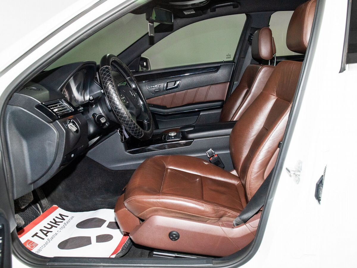 Mercedes-Benz E-Класс 2011 - фото автомобиля