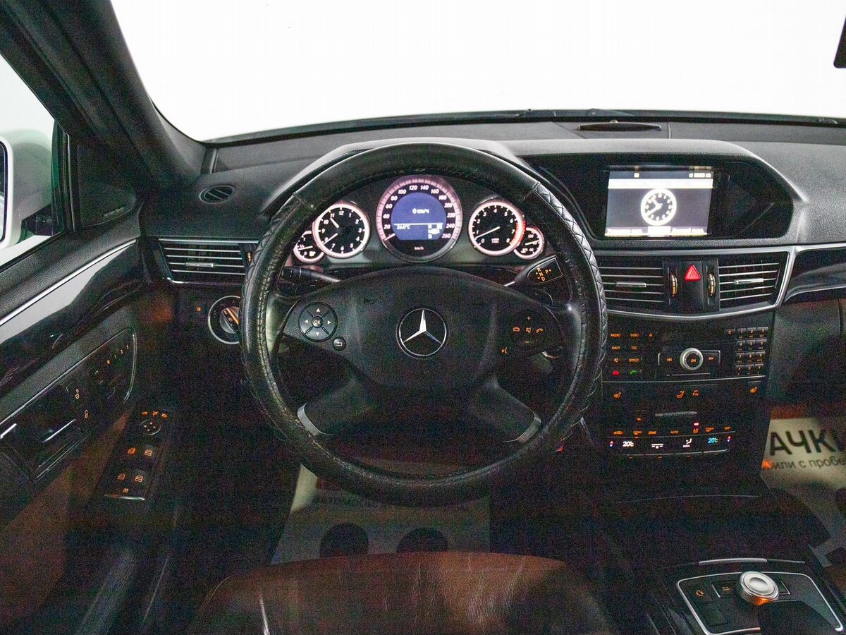 Mercedes-Benz E-Класс 2011 - фото автомобиля