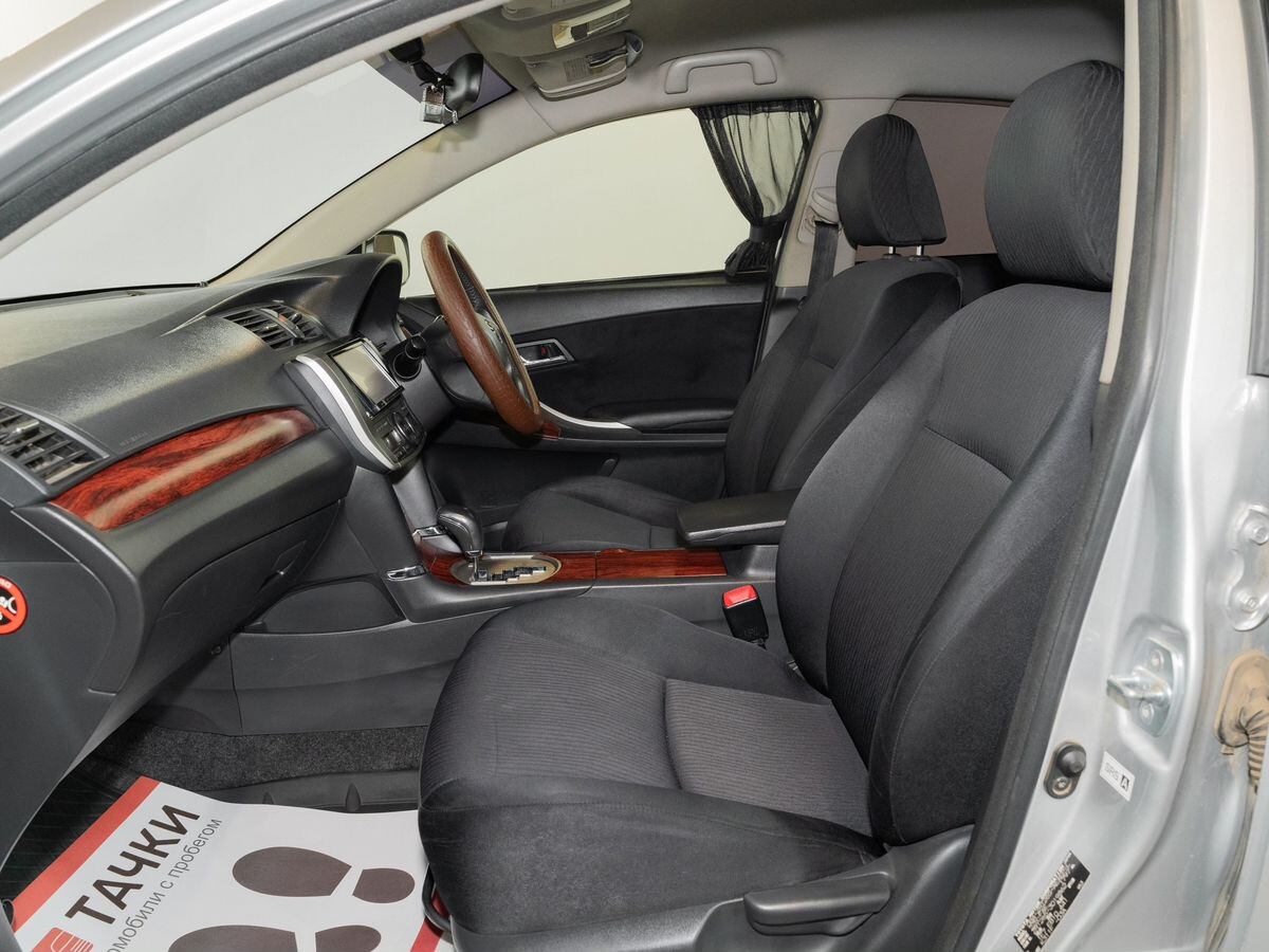 Toyota Premio 2012 - фото автомобиля