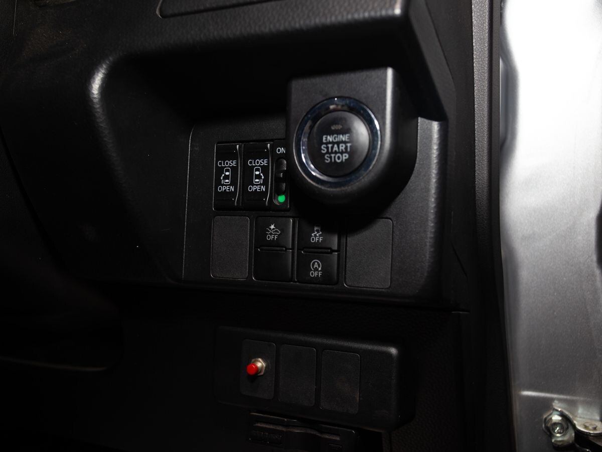 Toyota Roomy 2017 - фото автомобиля