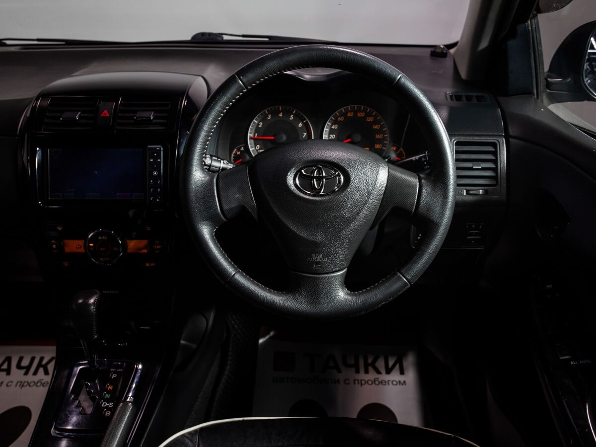 Toyota Corolla 2010 - фото автомобиля