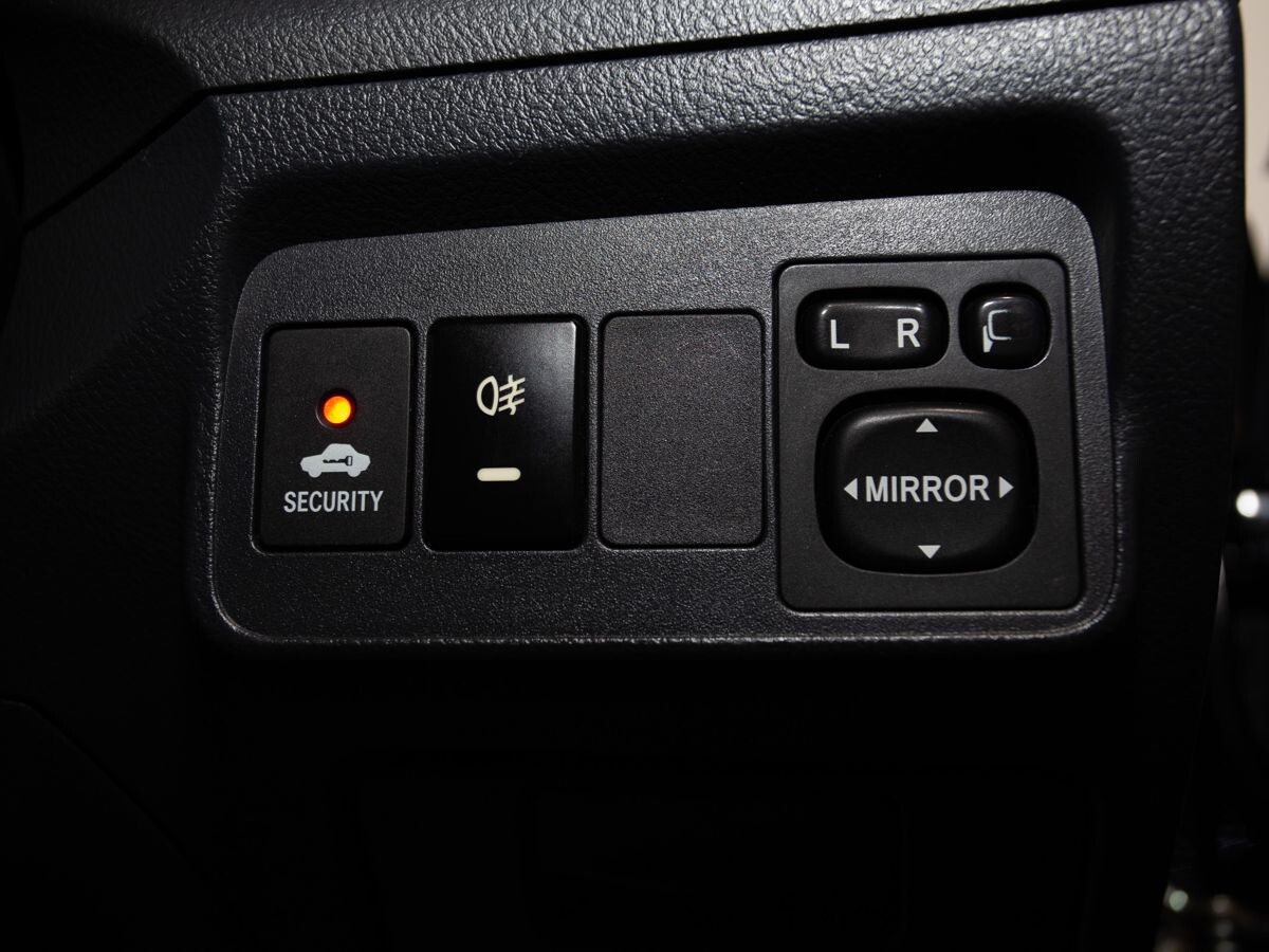 Toyota Corolla 2010 - фото автомобиля